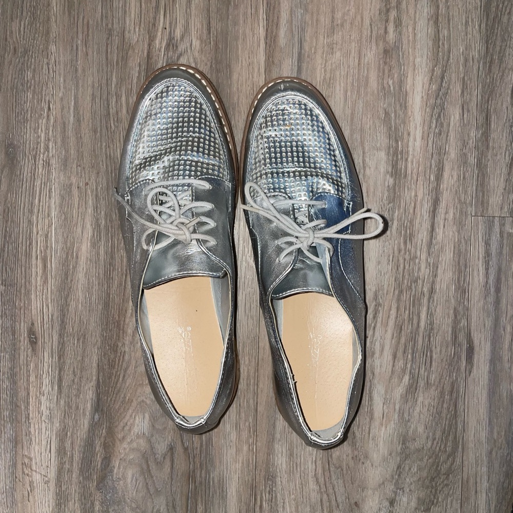 Metallic silver shoes - Picture 2 of 3